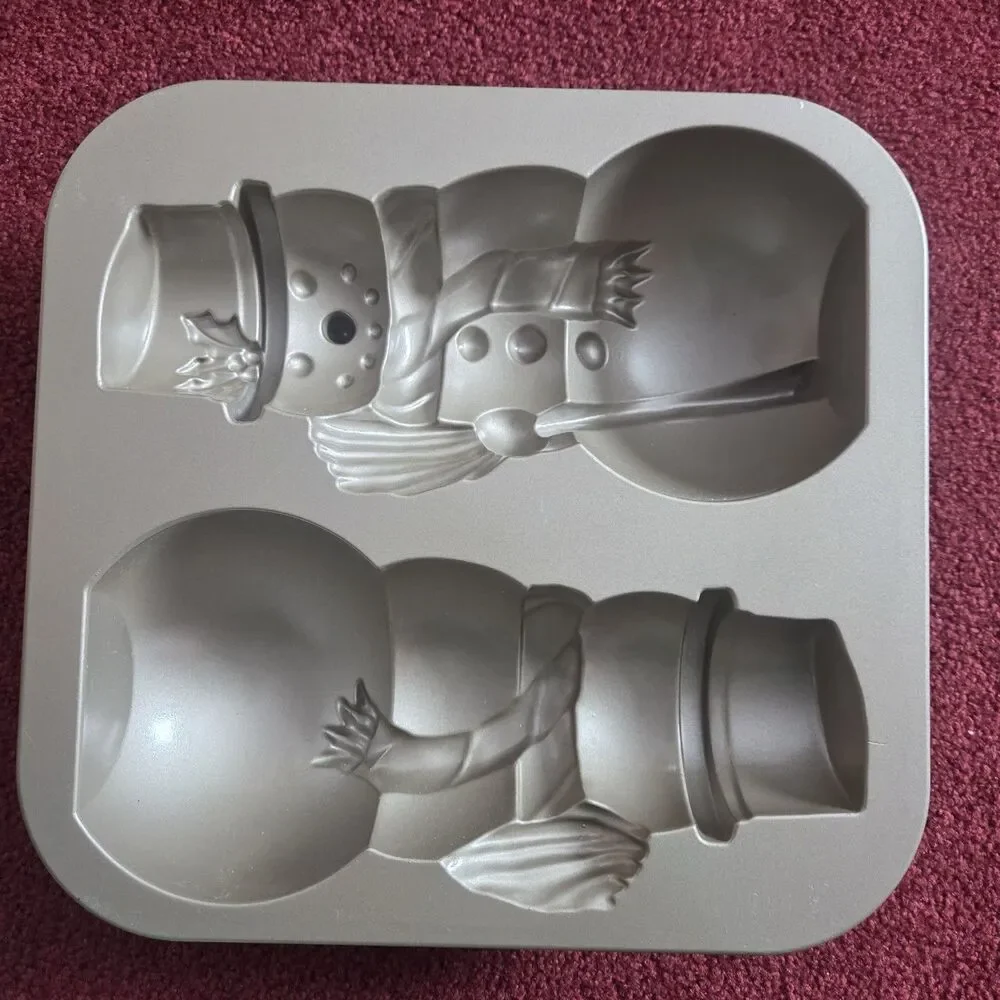 WILLIAMS-SONOMA NORDIC WARE 3-D CHRISTMAS SNOWMAN NON-STICK CAKE PAN MOLD 10 CUP